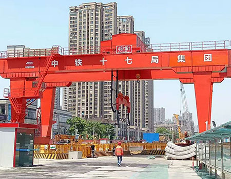 港口門式起重機(jī)