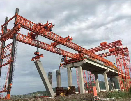 國產(chǎn)架橋機(jī)